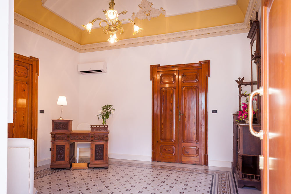 Palazzo Montalbano Bed & Breakfast Шикли Екстериор снимка