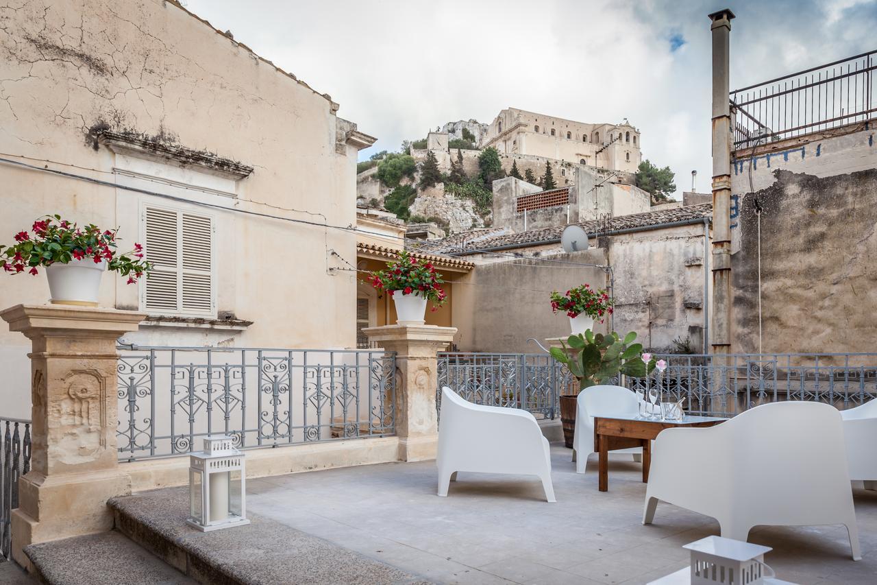 Palazzo Montalbano Bed & Breakfast Шикли Екстериор снимка