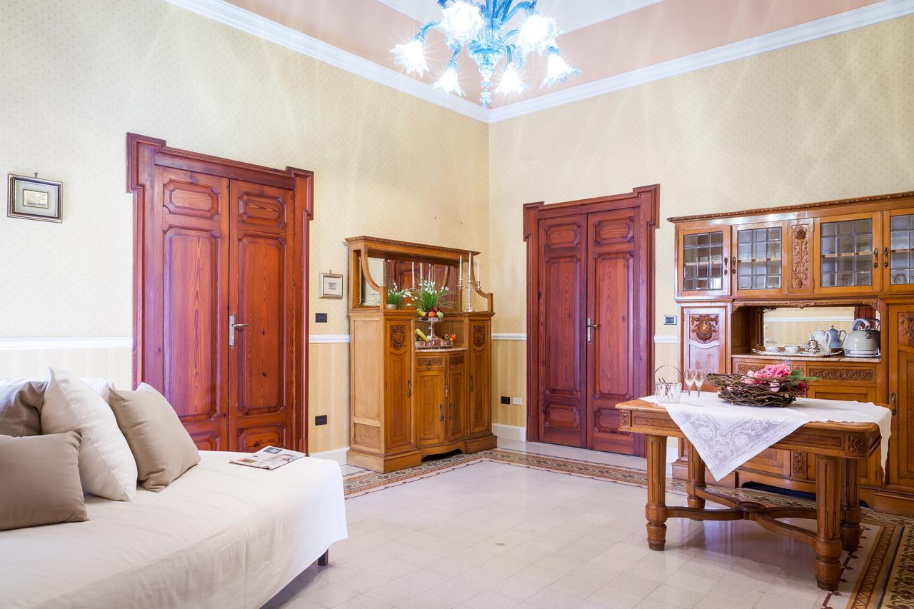 Palazzo Montalbano Bed & Breakfast Шикли Екстериор снимка