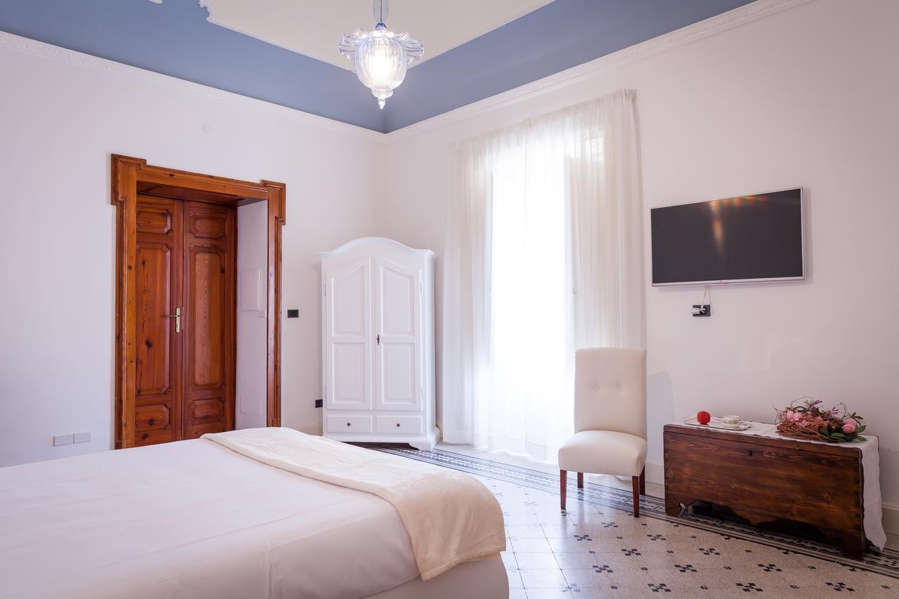 Palazzo Montalbano Bed & Breakfast Шикли Екстериор снимка