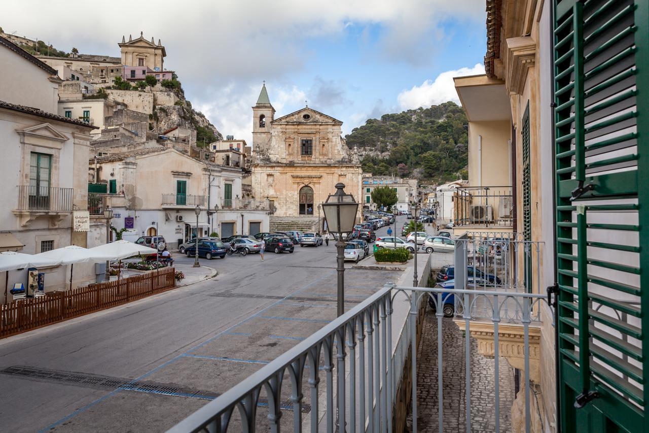 Palazzo Montalbano Bed & Breakfast Шикли Екстериор снимка