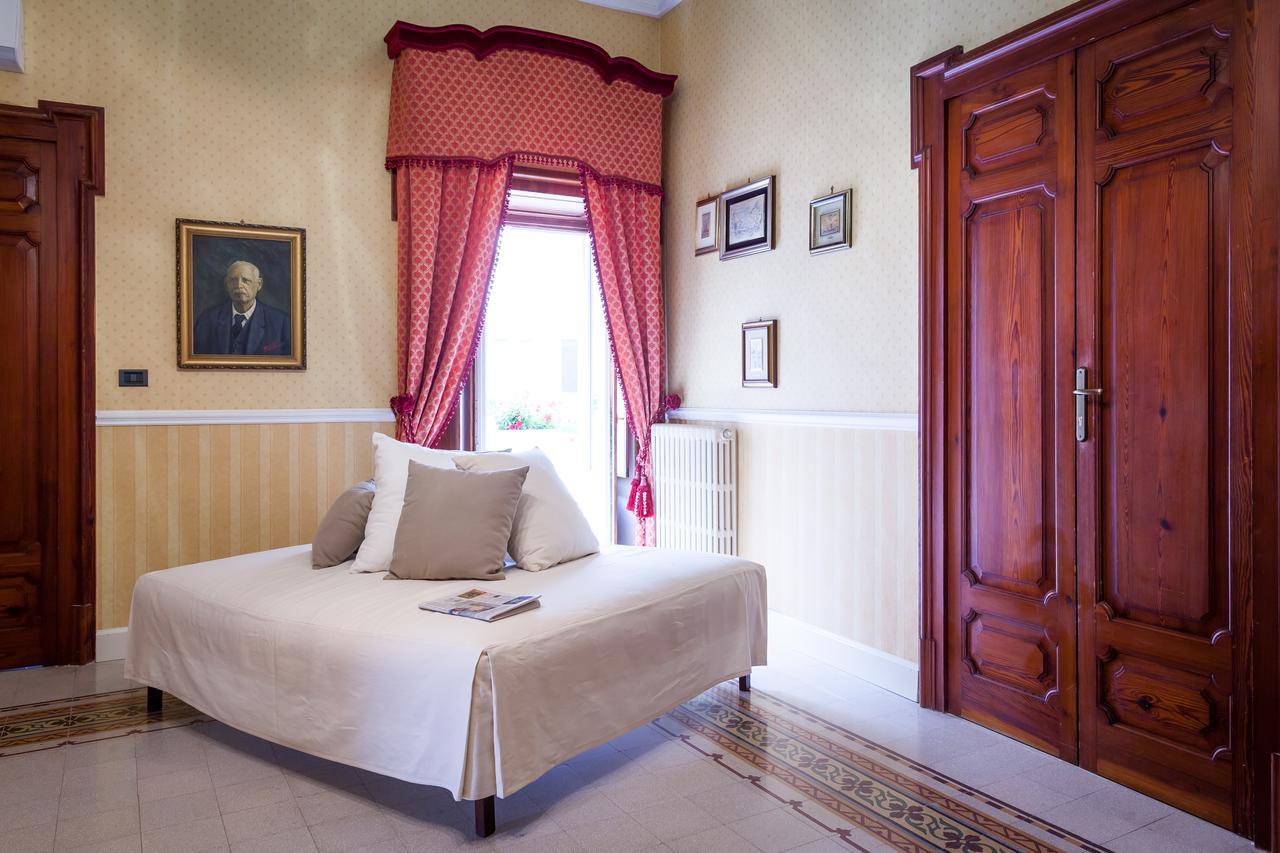 Palazzo Montalbano Bed & Breakfast Шикли Екстериор снимка