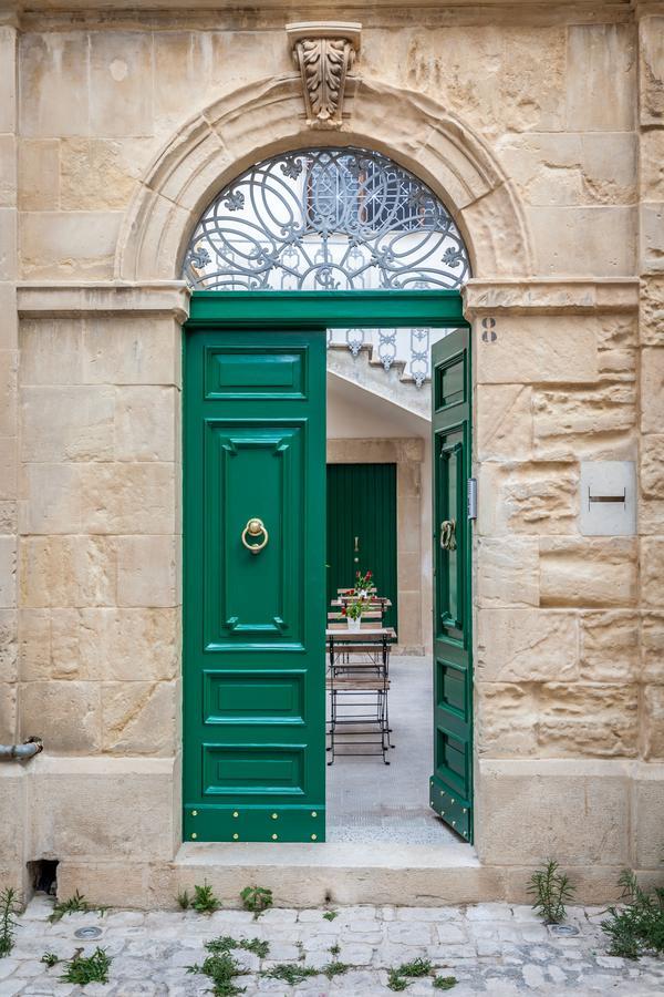 Palazzo Montalbano Bed & Breakfast Шикли Екстериор снимка