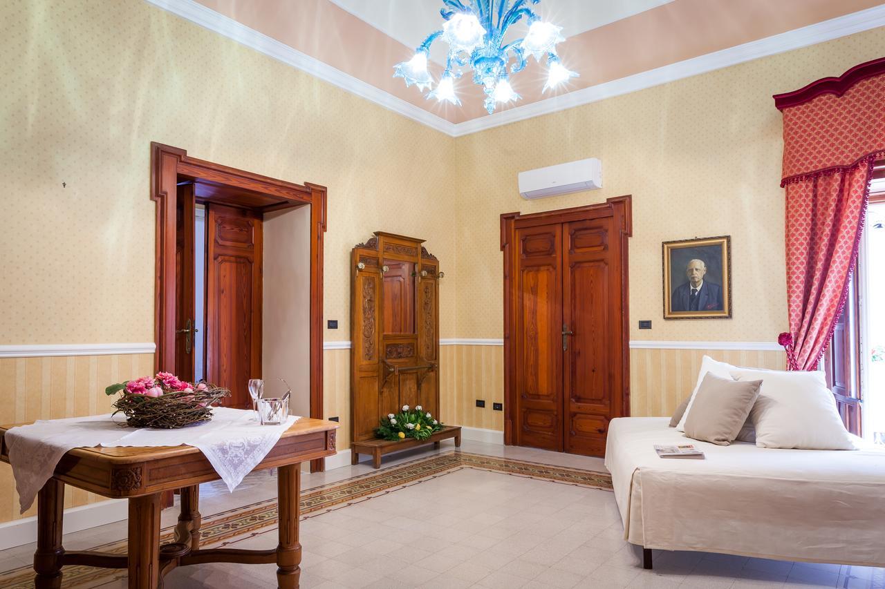 Palazzo Montalbano Bed & Breakfast Шикли Екстериор снимка